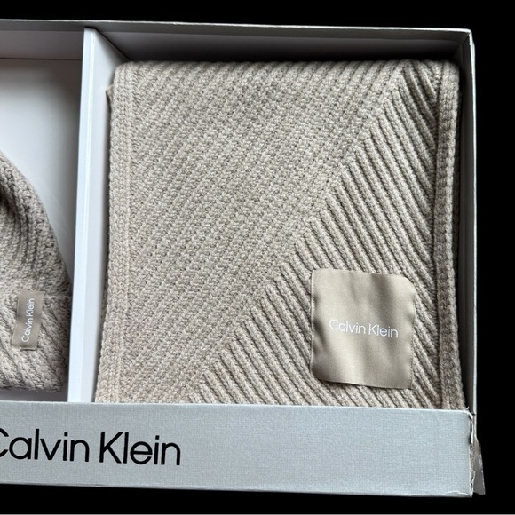 Calvin Klein Women’s Tan Hat and Scarf Set - NWT main image 4
